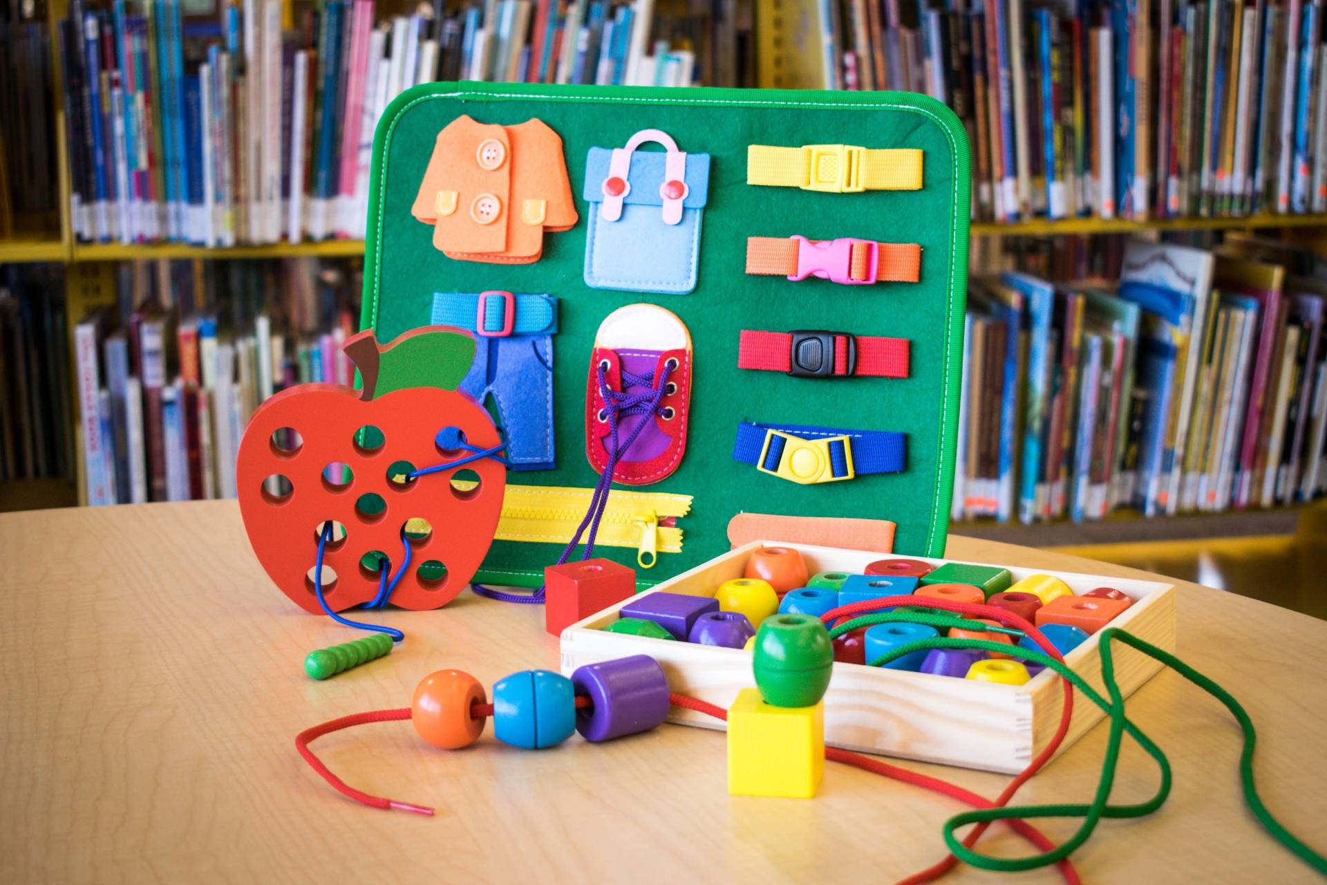 Laces and Fasteners Toolkit Contents